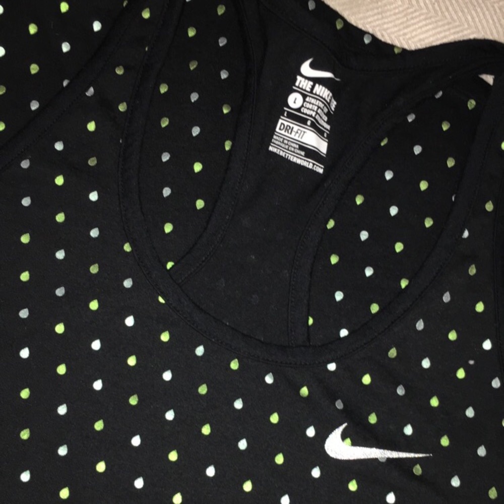 nike polka dotted tank top